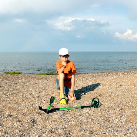 Midi hoard détecteur enfant plage