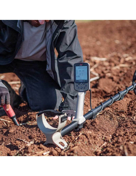 Détecteur Minelab X-Terra Elite Pack Expedition