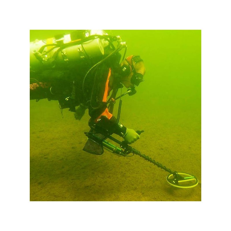 Excalibur II en action sous l'eau